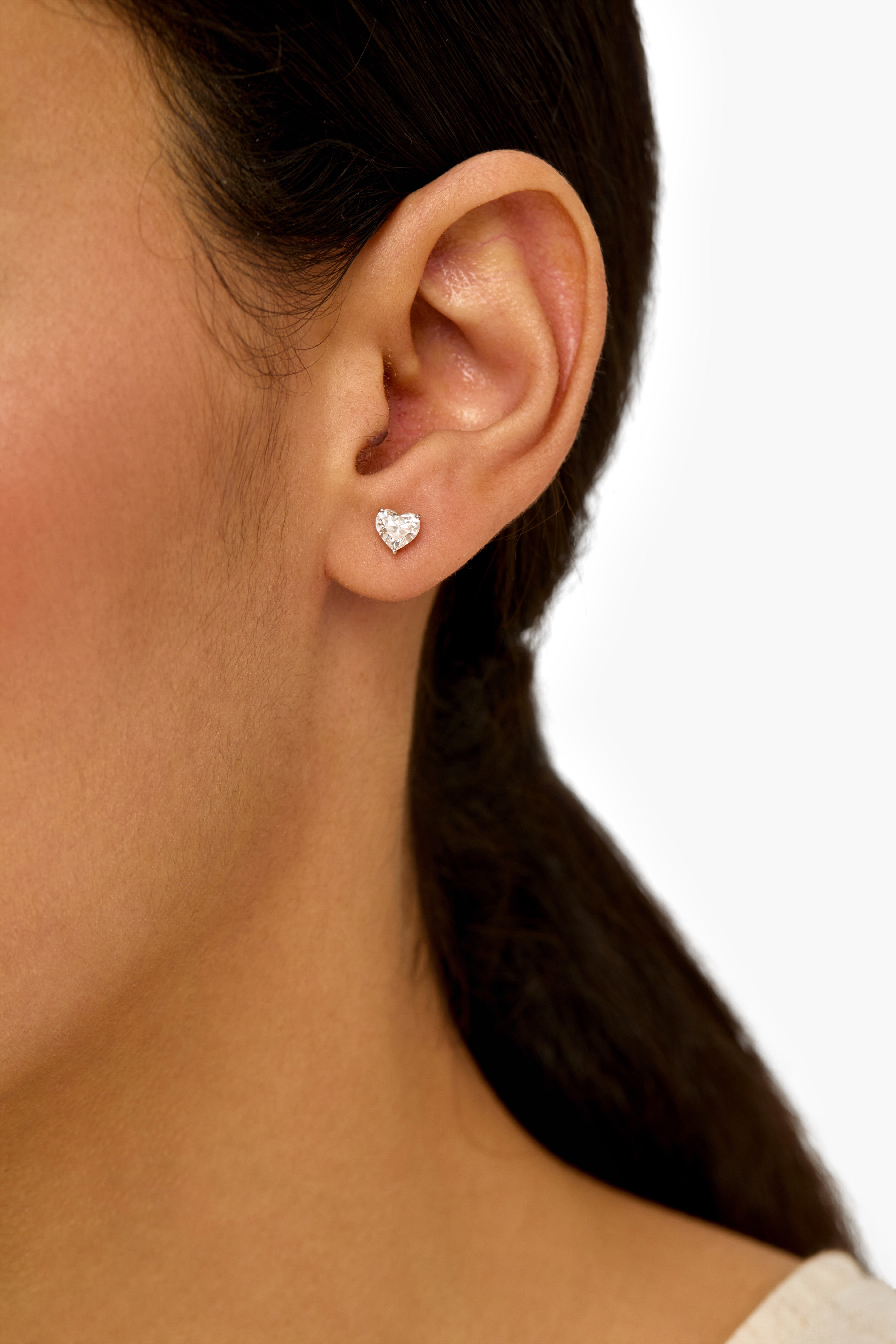 ソロテアラボグロウンダイアモンドスタッドピアス ハート型 ホワイトカラー