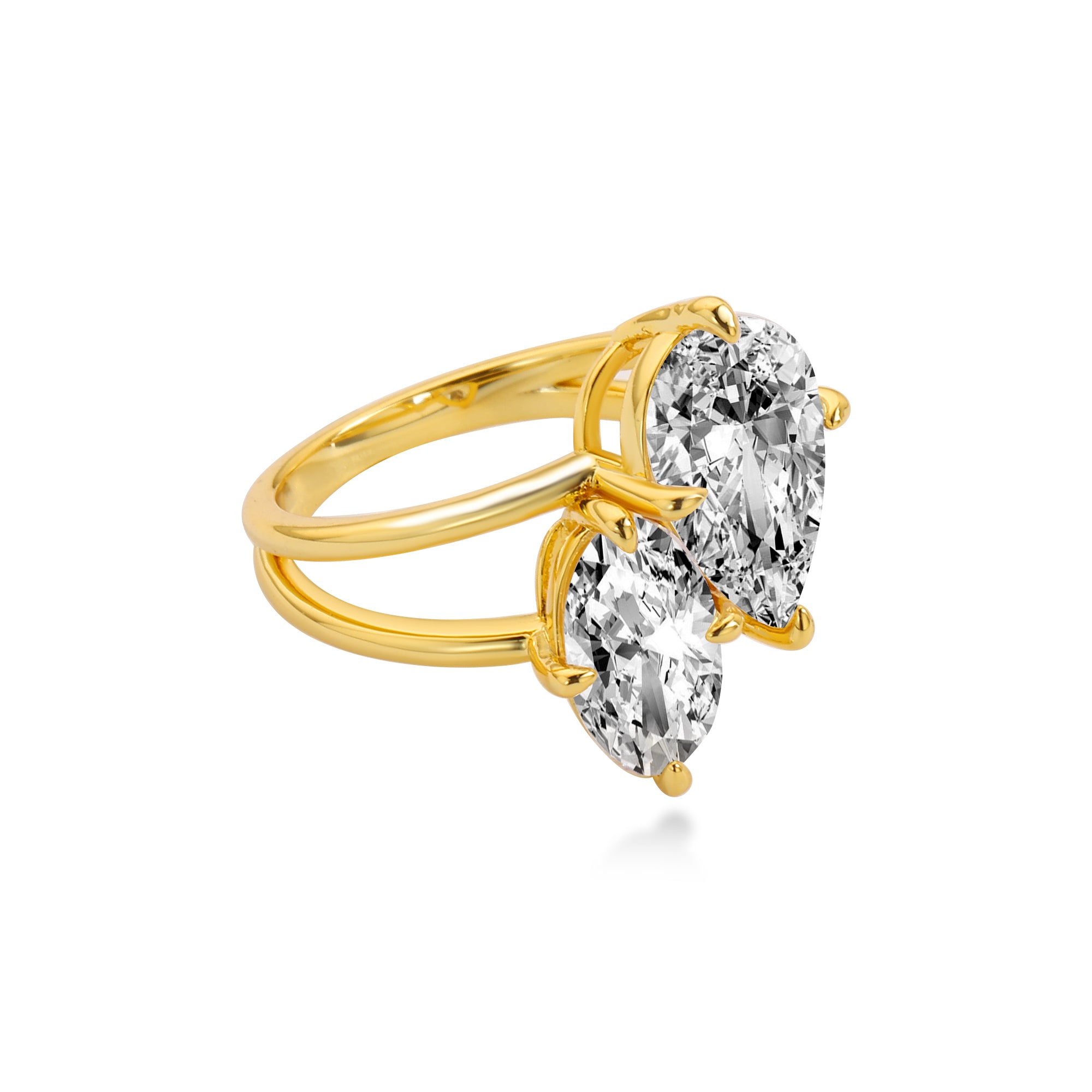 トワ・エ・モア スプリットシャンク ペアシェイプ ラボダイヤモンド ソリティア婚約指輪 14Kイエローゴールド