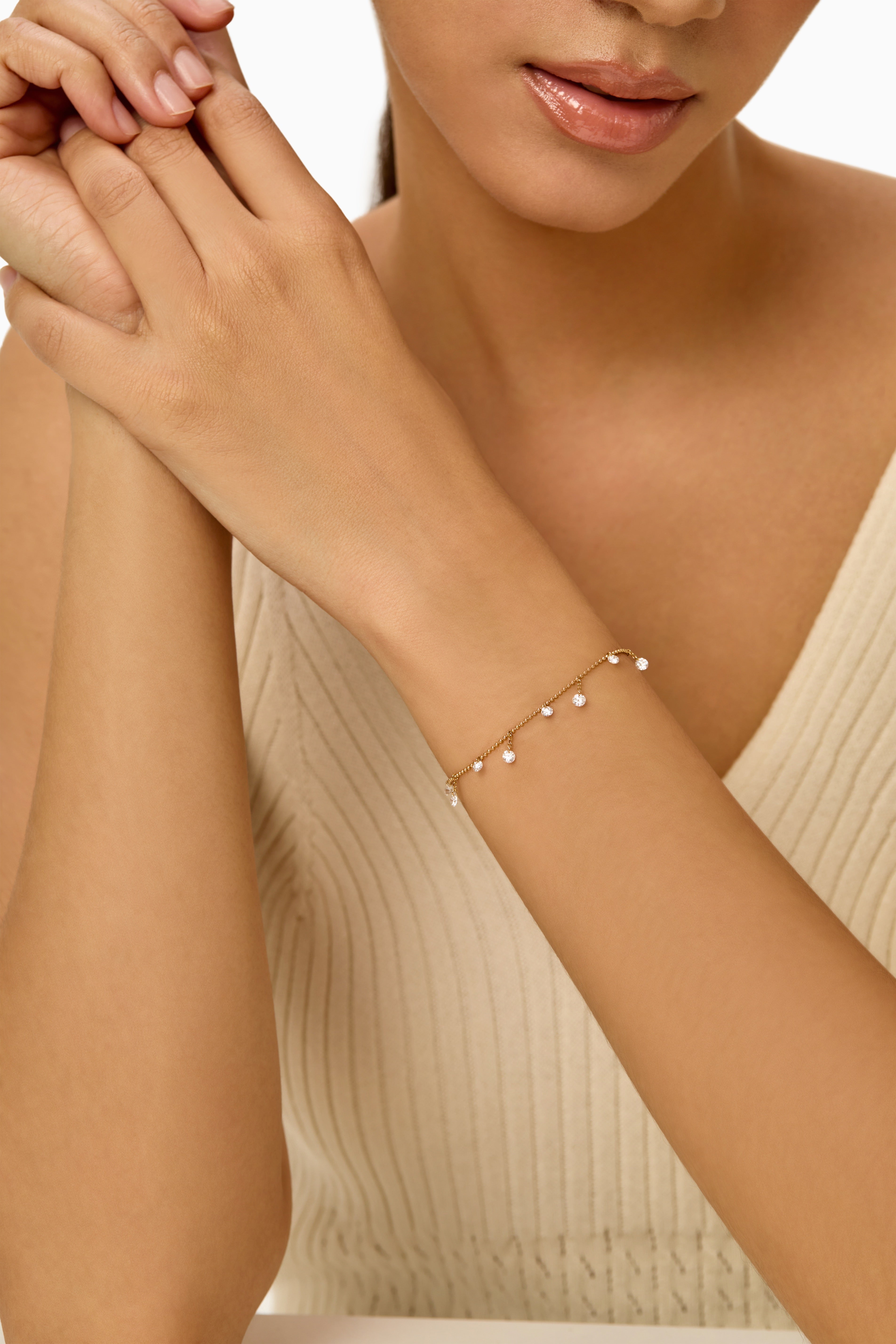 ラウンド型のドロップスラボグロウンダイヤモンドブレスレット　18Kイエローゴールド製